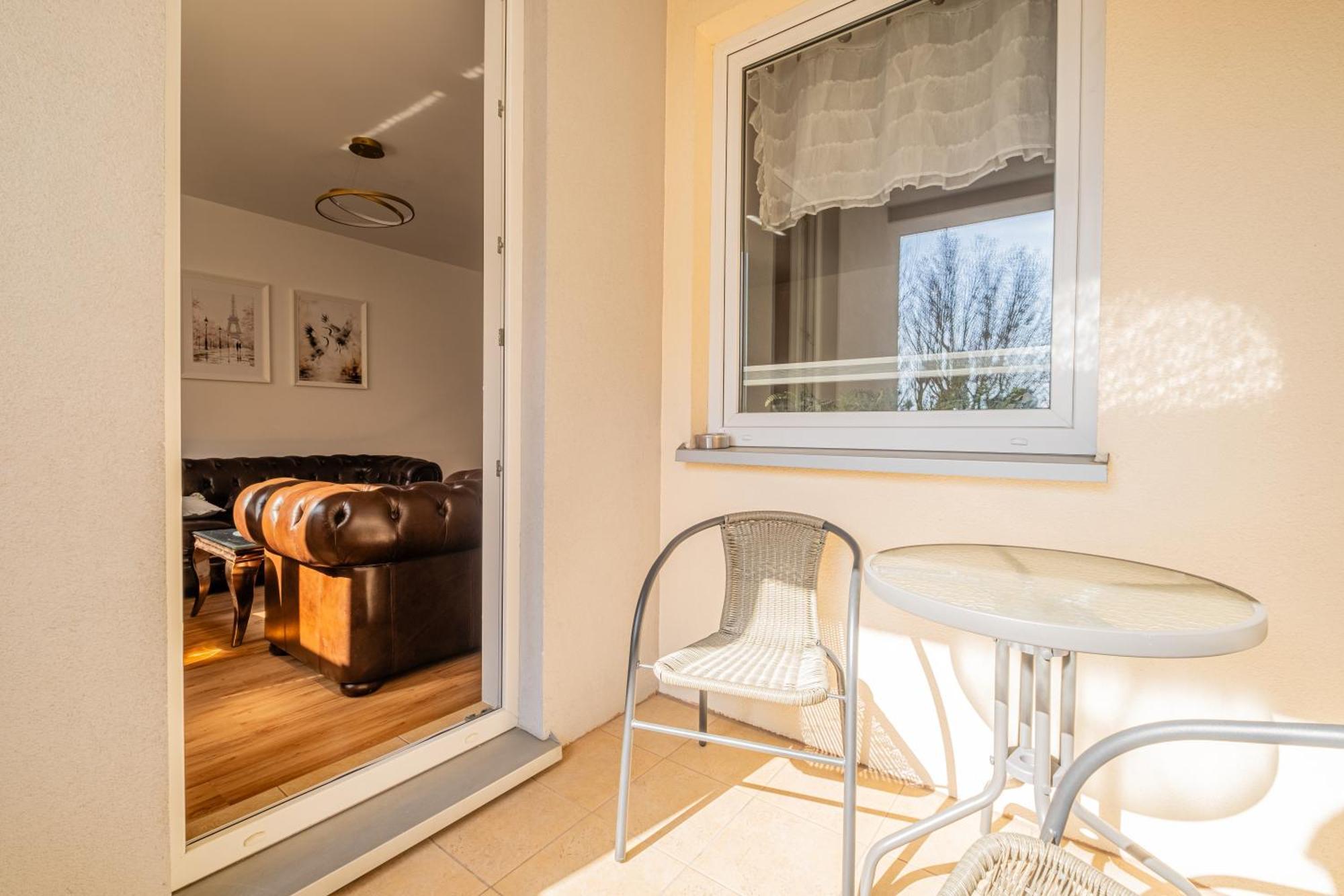 Kaskada With Balcony By Axel Apartment